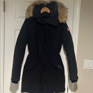 Canada Goose Women's black parka with detachable fur hood. Size medium.
